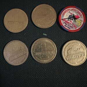 5 Boomtown $1 Gaming Tokens and $5 poker Chip Mothers Day 1997